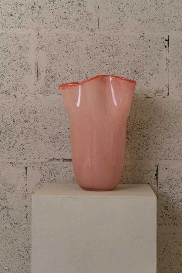 Vase en verre soufflé Vague rose
