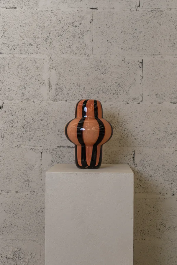 Vase Totem Rayé en céramique