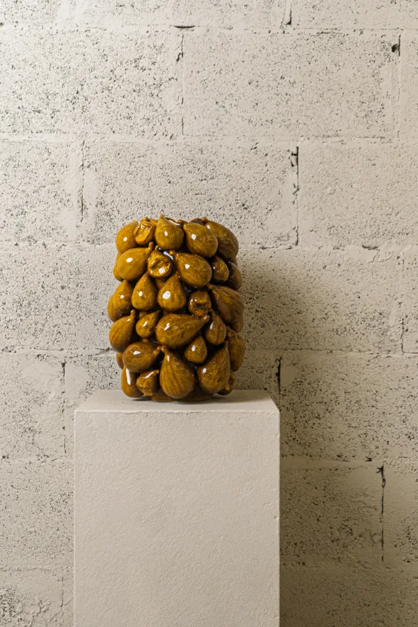 Vase Figues dorées en céramique émaillée